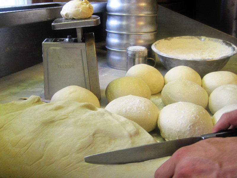 the traditional method to make pizza dough